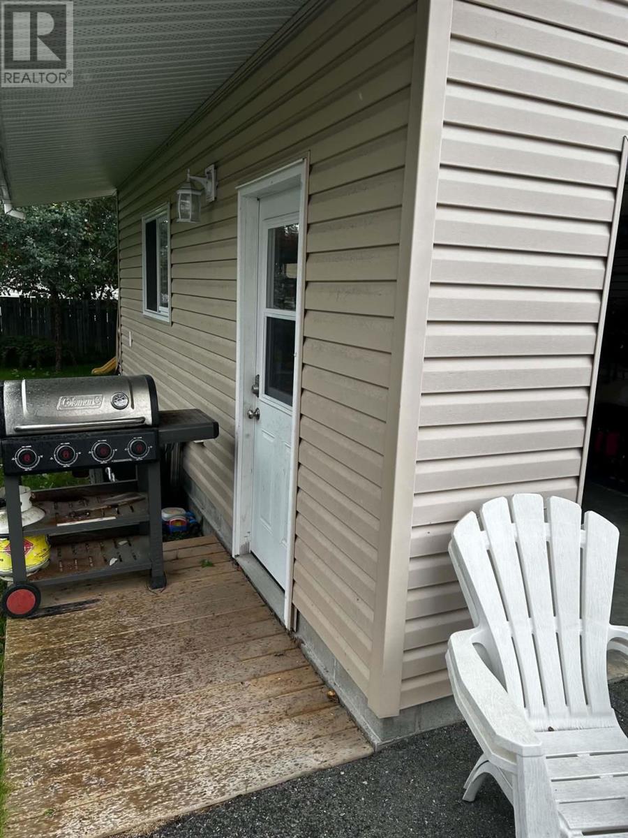 23 Hillcrest Ave, Wawa, Ontario  P0S 1K0 - Photo 3 - SM262943