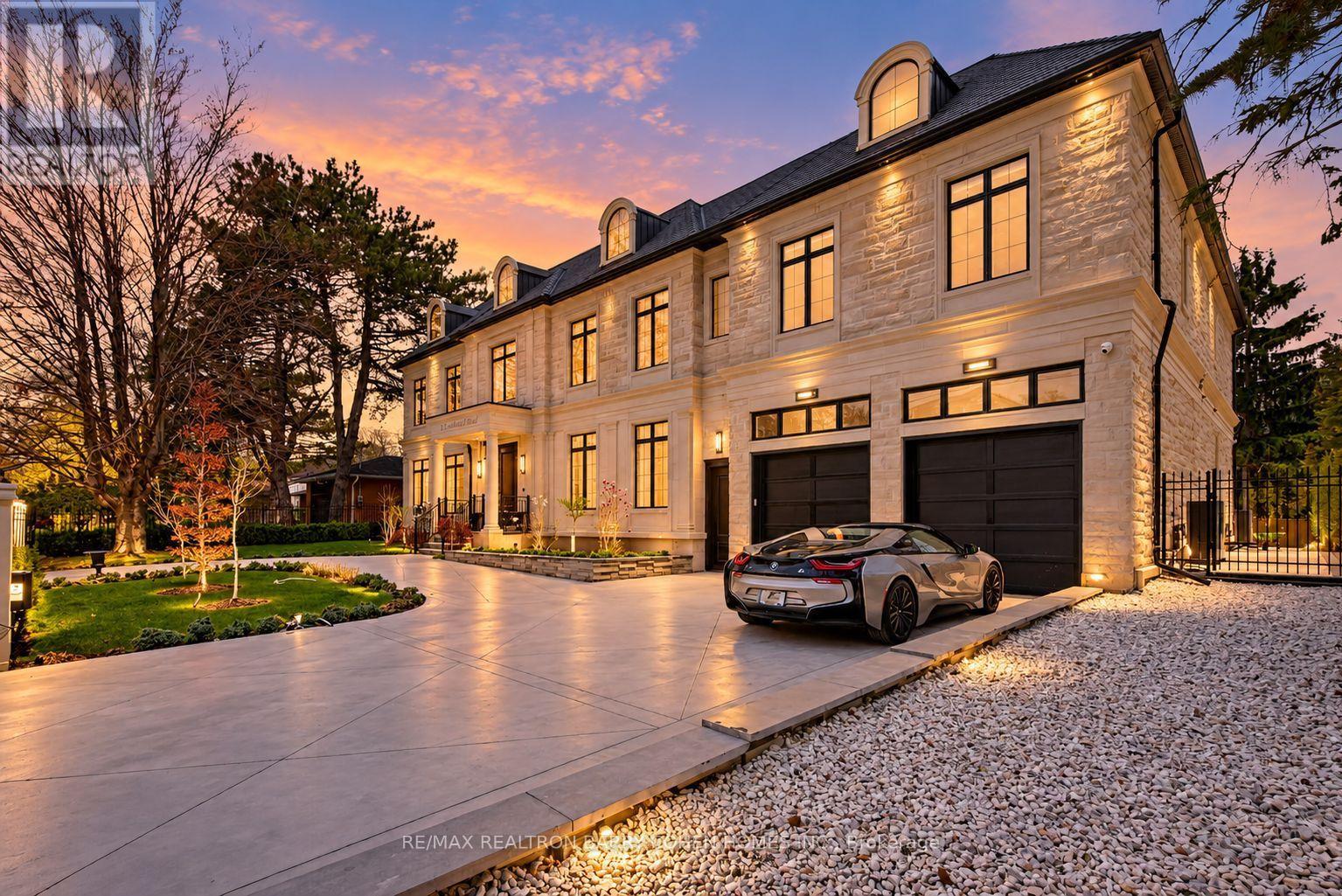 23 SANDFIELD ROAD, Toronto, Ontario