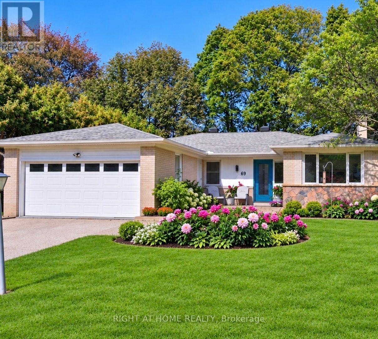 69 MONTRESSOR DRIVE, Toronto, Ontario