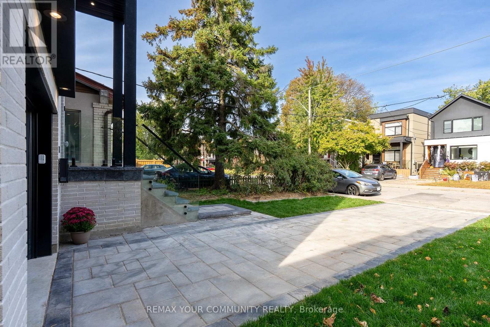 281 Queensdale Avenue, Toronto, Ontario  M4C 2B5 - Photo 49 - E14025036