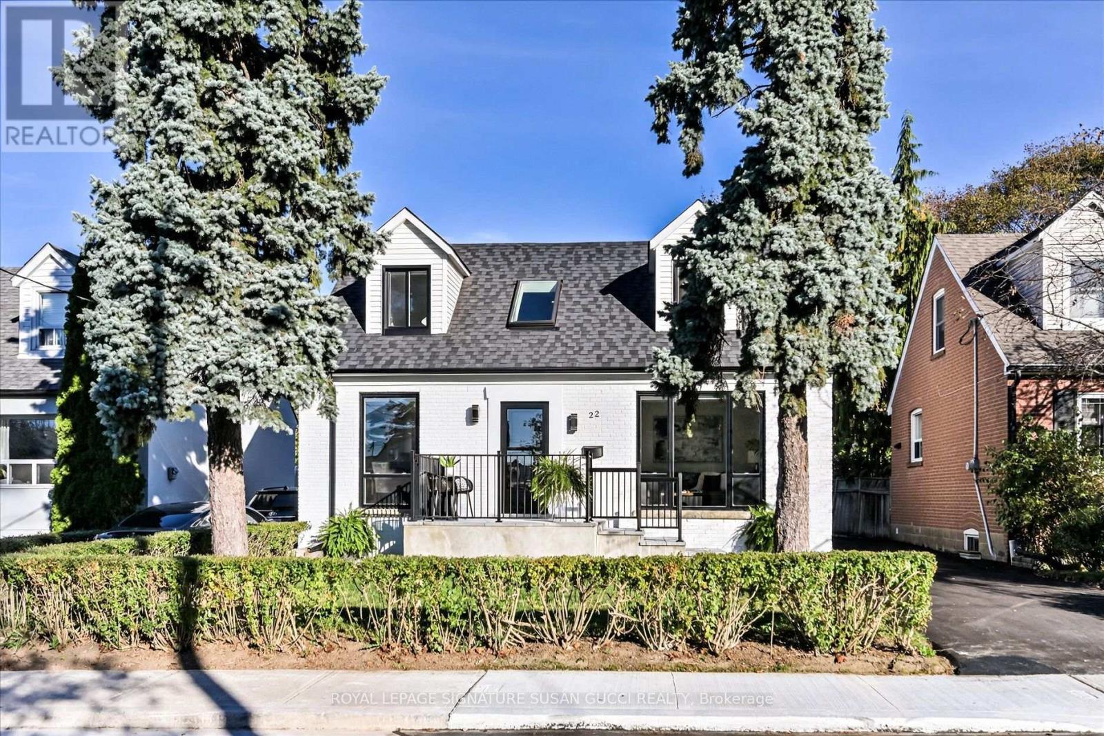 22 HOLLAND AVENUE, Toronto, Ontario