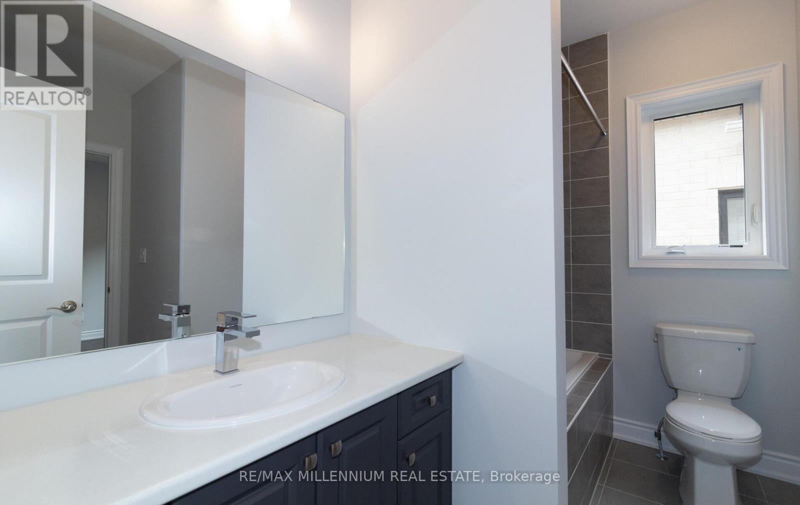 81 Bearberry Road, Springwater, Ontario  L0L 1Y3 - Photo 11 - S14084744