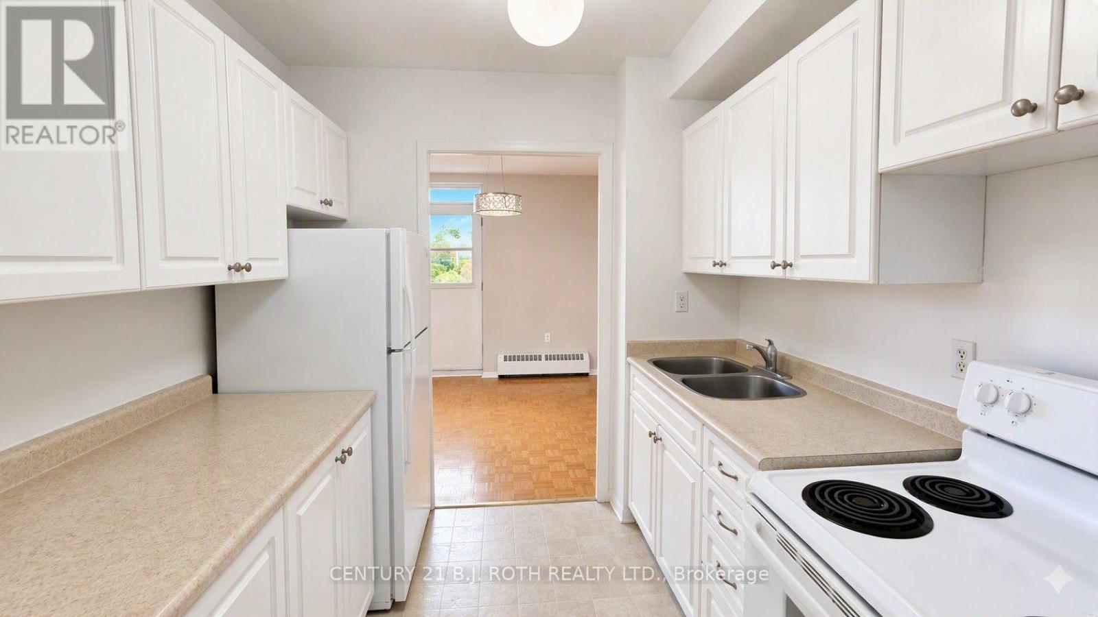 808 - 37 Peel Street, Barrie, Ontario  L4M 3L1 - Photo 4 - S13650392