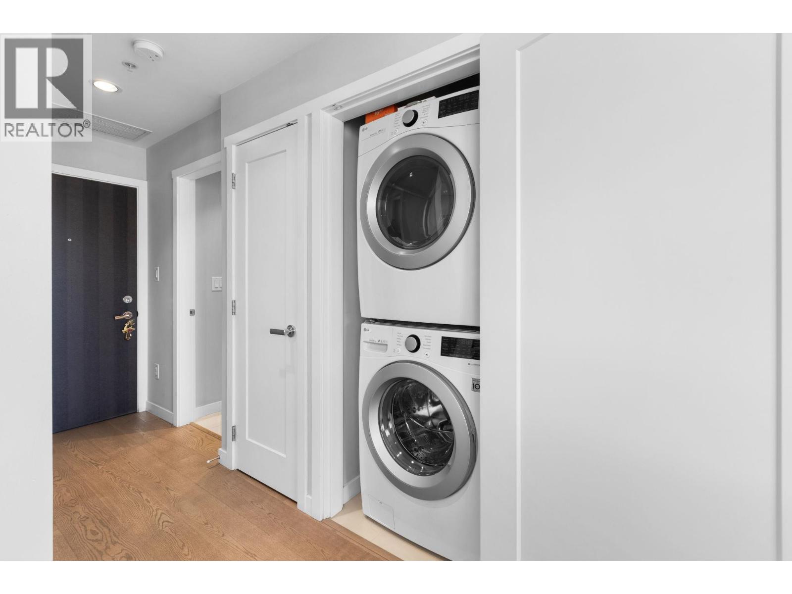 806 118 Carrie Cates Court, North Vancouver, British Columbia  V7L 0B2 - Photo 4 - R3177482