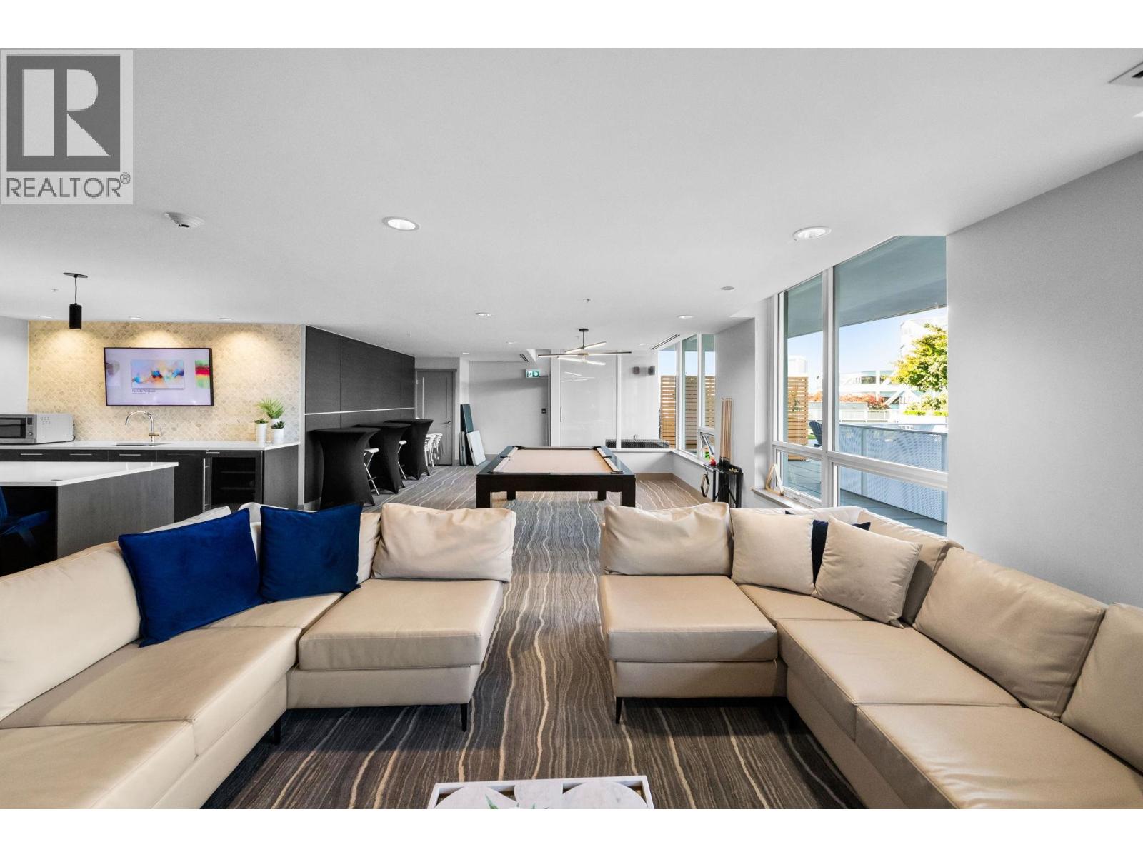806 118 Carrie Cates Court, North Vancouver, British Columbia  V7L 0B2 - Photo 9 - R3177482