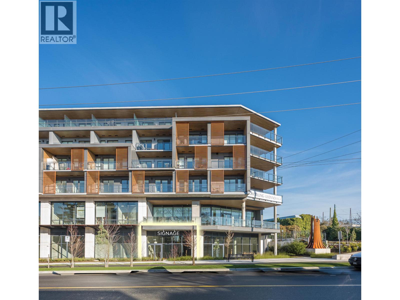 156 422 E 3RD STREET, North Vancouver, British Columbia