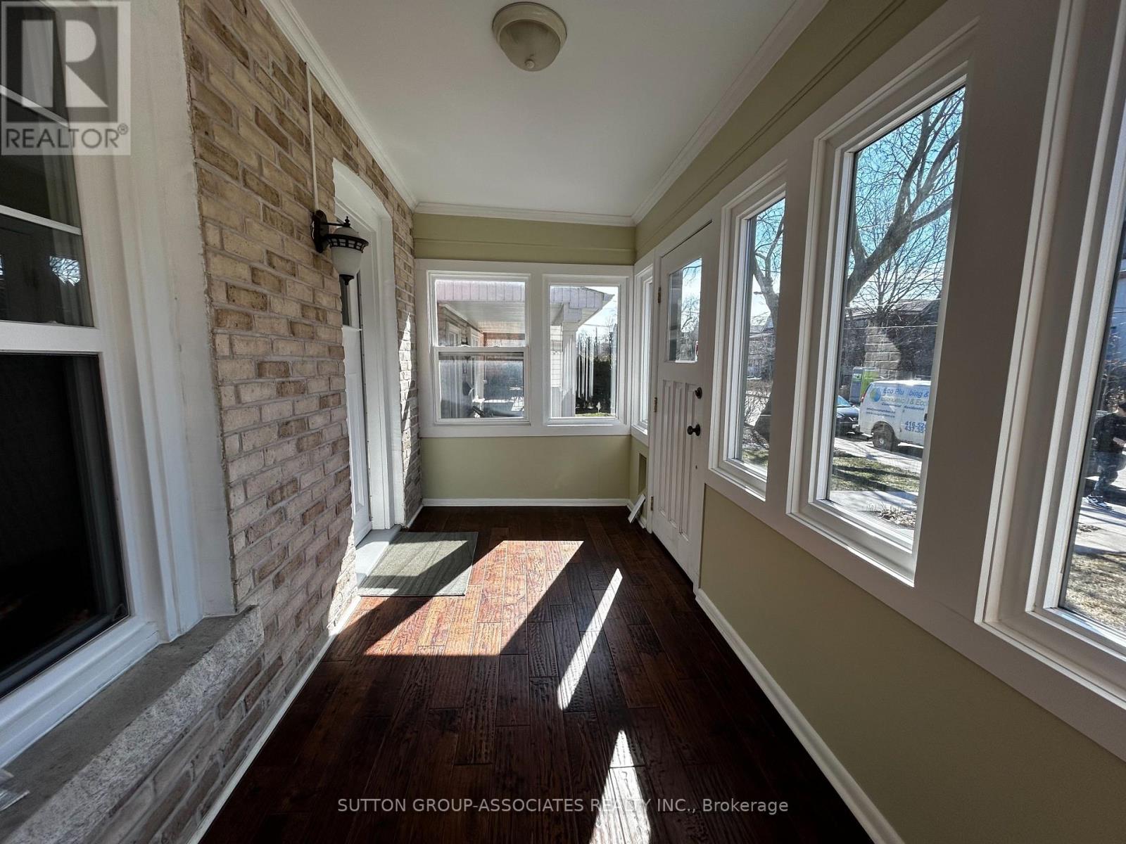 129 Kenwood Avenue, Toronto (Humewood-Cedarvale), Ontario  M6C 2S4 - Photo 2 - C14103772