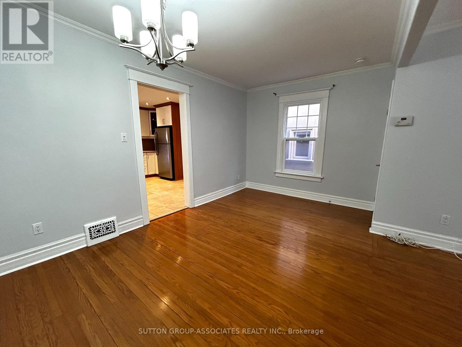 129 Kenwood Avenue, Toronto (Humewood-Cedarvale), Ontario  M6C 2S4 - Photo 5 - C14103772
