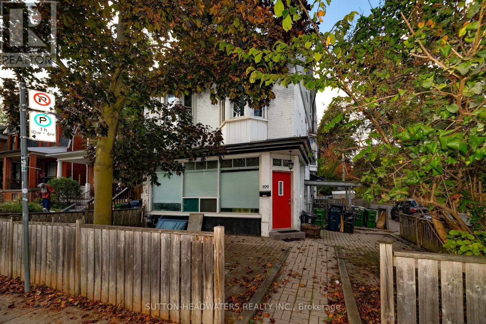 106 Barton Avenue, Toronto, Ontario  M6G 1P9 - Photo 1 - C14103808