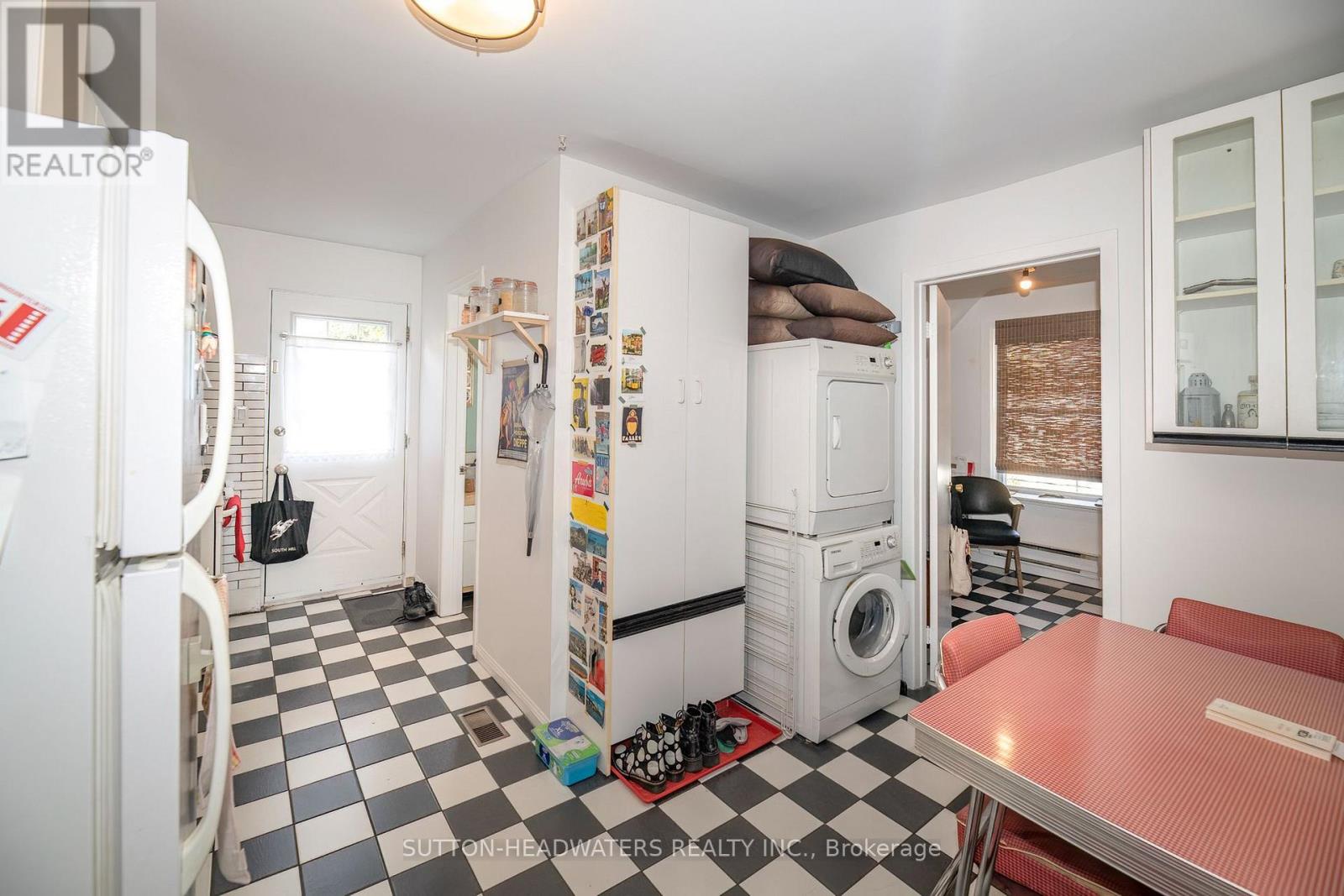 106 Barton Avenue, Toronto, Ontario  M6G 1P9 - Photo 29 - C14103808