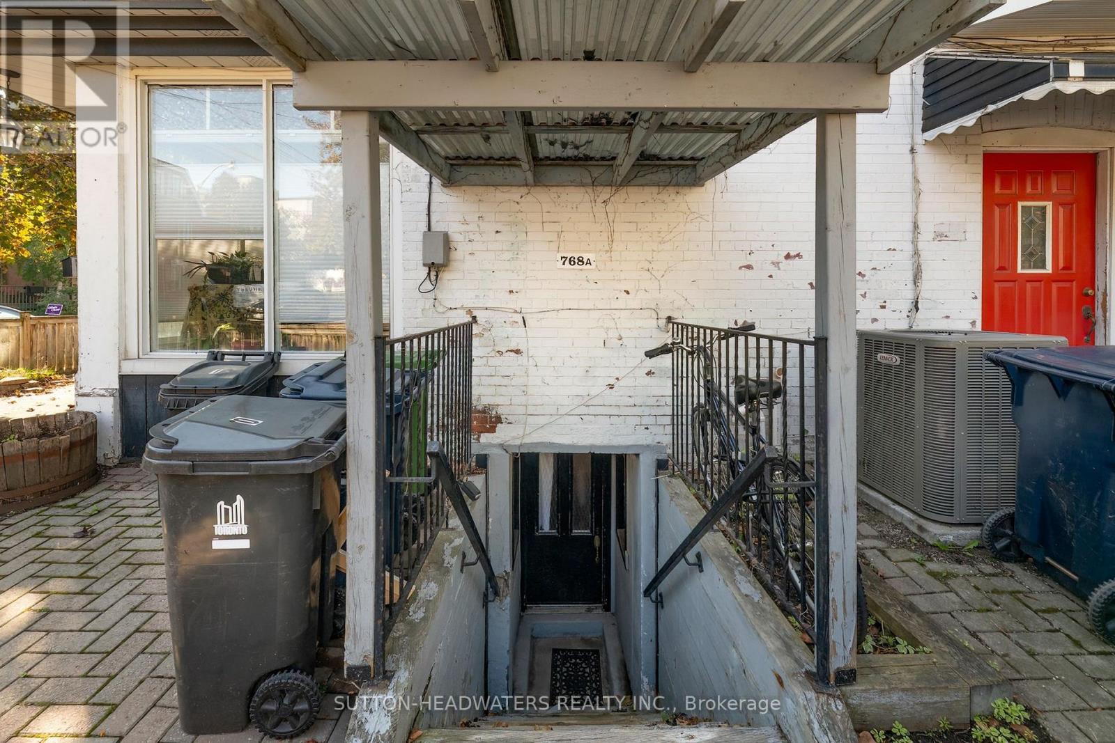 106 Barton Avenue, Toronto, Ontario  M6G 1P9 - Photo 40 - C14103808