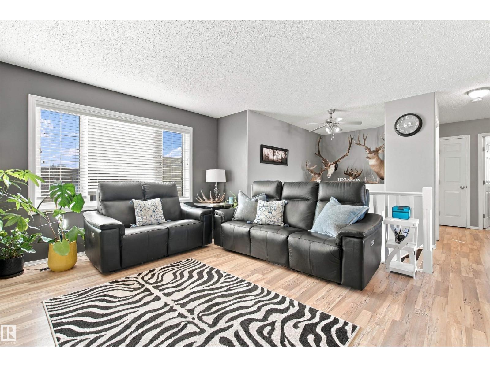 3801 42 Ave