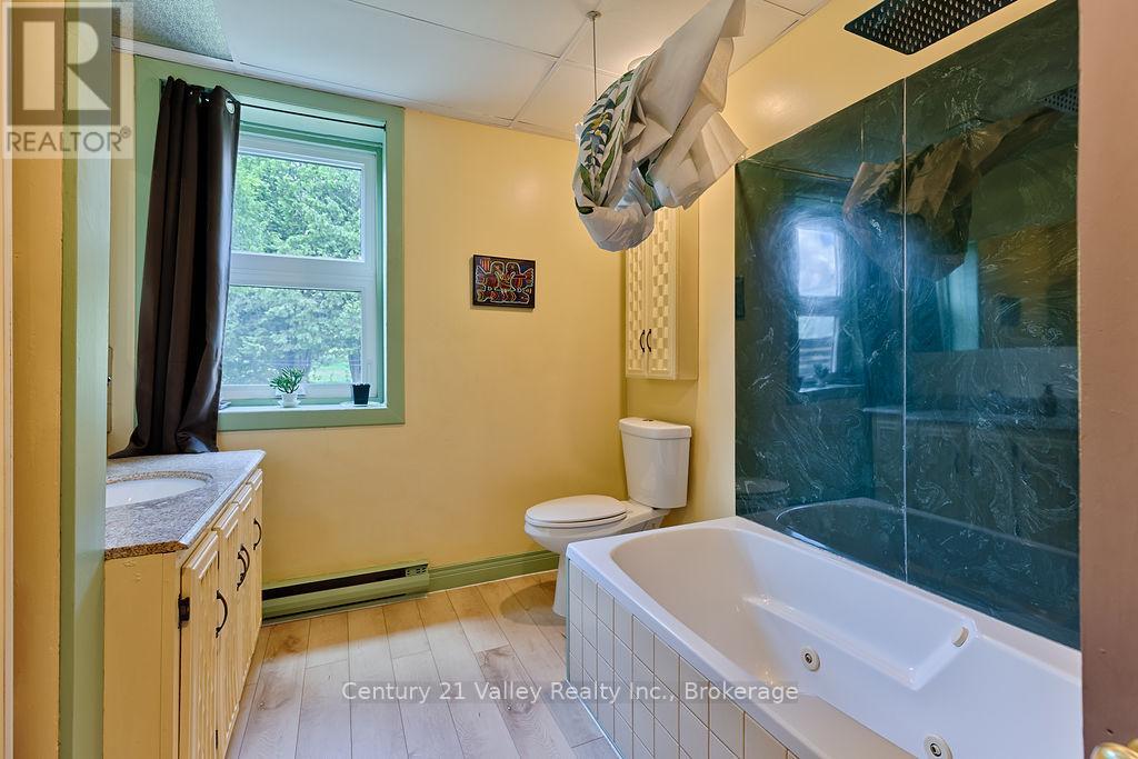 154 Mccauley Mountain Road, Bonnechere Valley, Ontario  K0J 1M0 - Photo 19 - X14103768