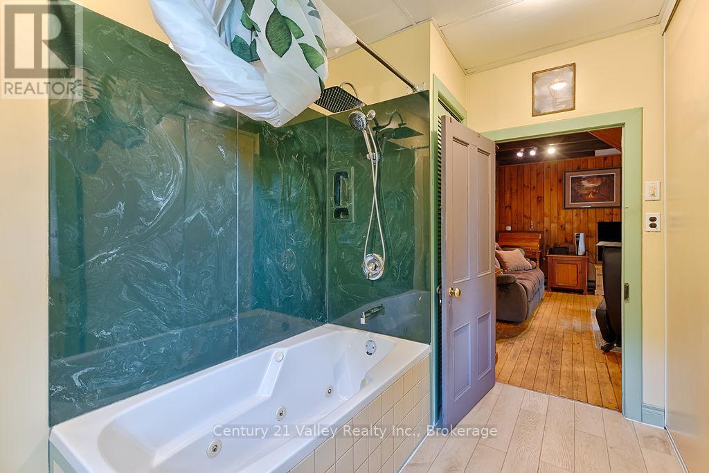 154 Mccauley Mountain Road, Bonnechere Valley, Ontario  K0J 1M0 - Photo 21 - X14103768