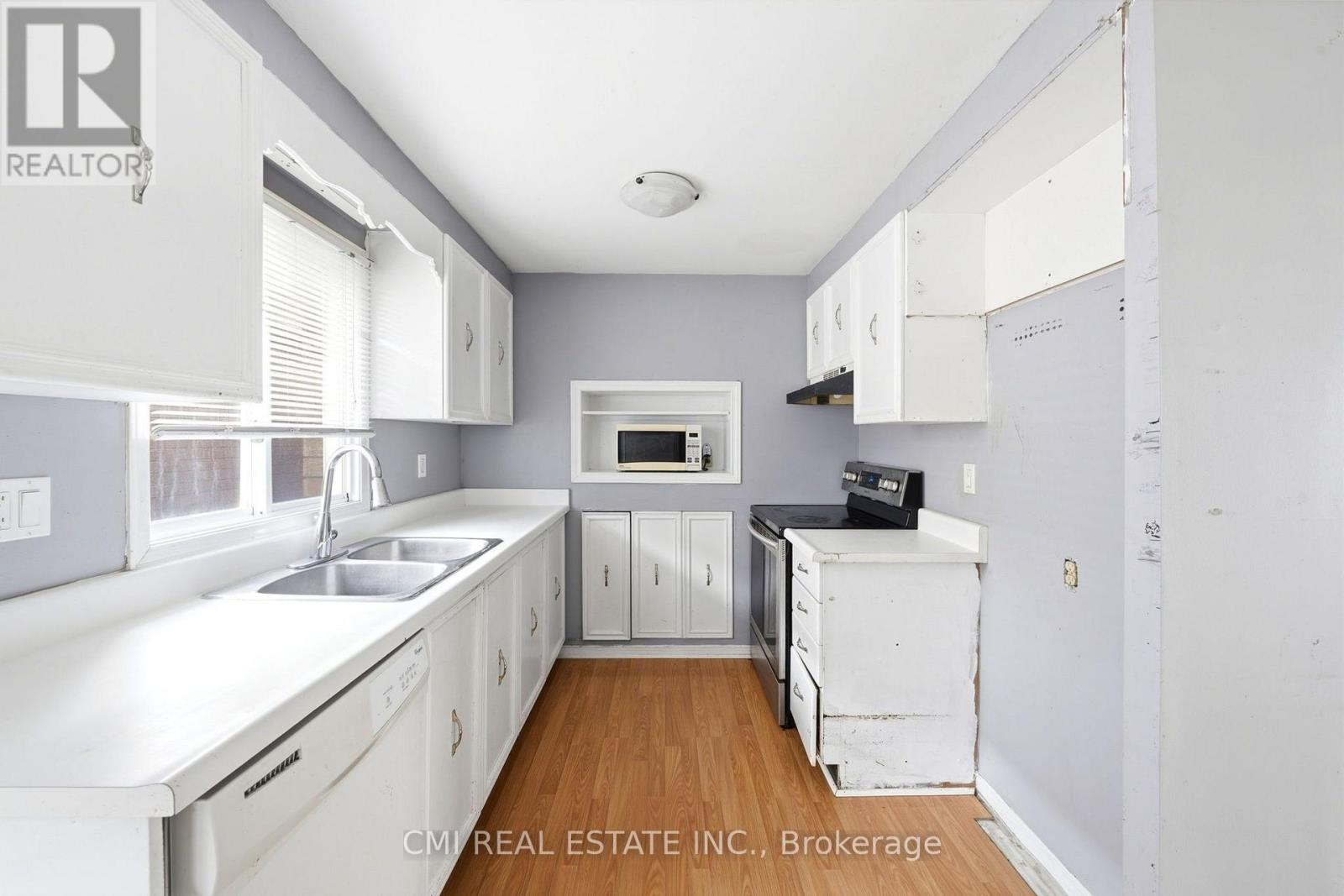 42 Geddes Crescent, Barrie, Ontario L4N 7B2 - Photo 10 - S14103800
