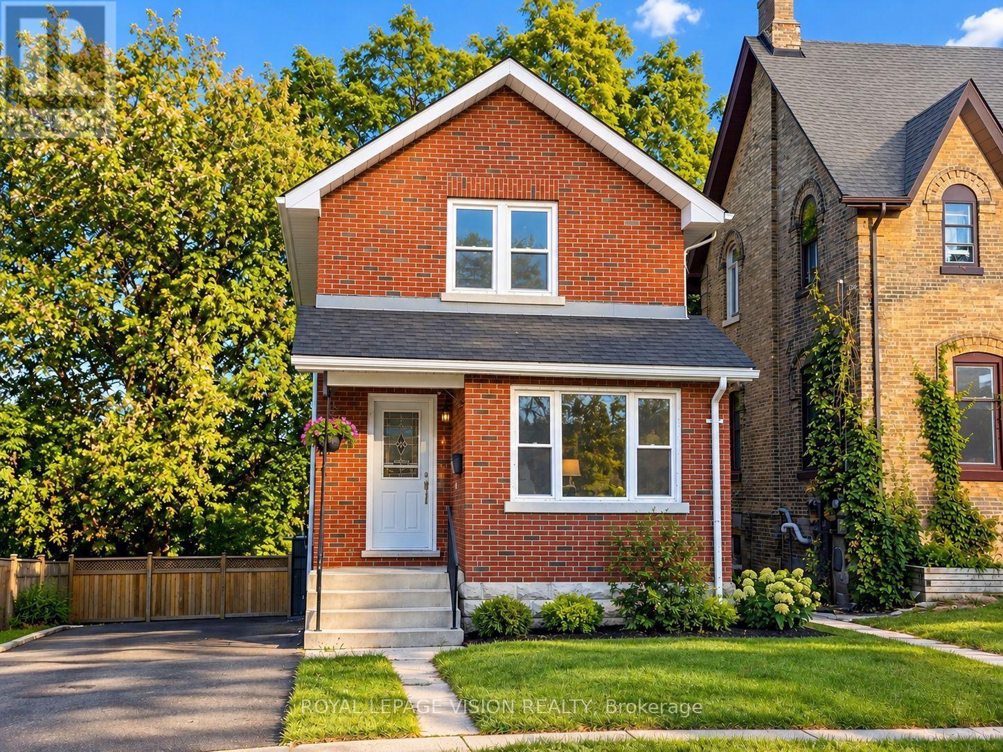 47 Nassau Street, Oshawa, Ontario  L1J 4A3 - Photo 2 - E13862452