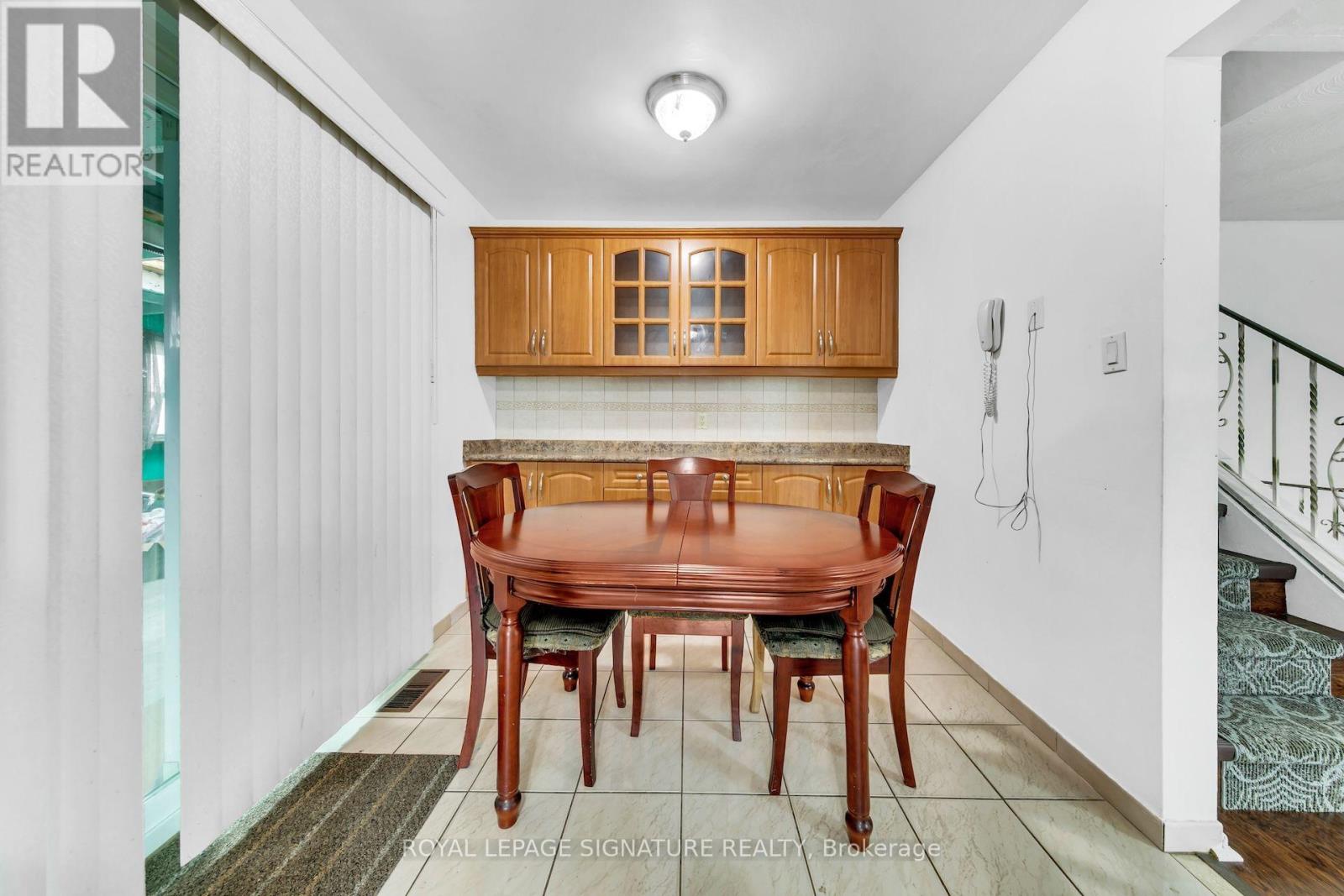 42 Lightwood Drive, Toronto (Thistletown-Beaumonde Heights), Ontario  M9V 2Z2 - Photo 10 - W14103842