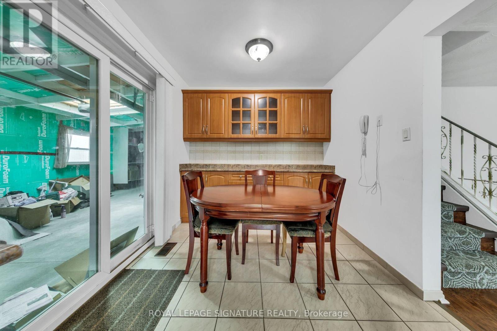 42 Lightwood Drive, Toronto (Thistletown-Beaumonde Heights), Ontario  M9V 2Z2 - Photo 11 - W14103842