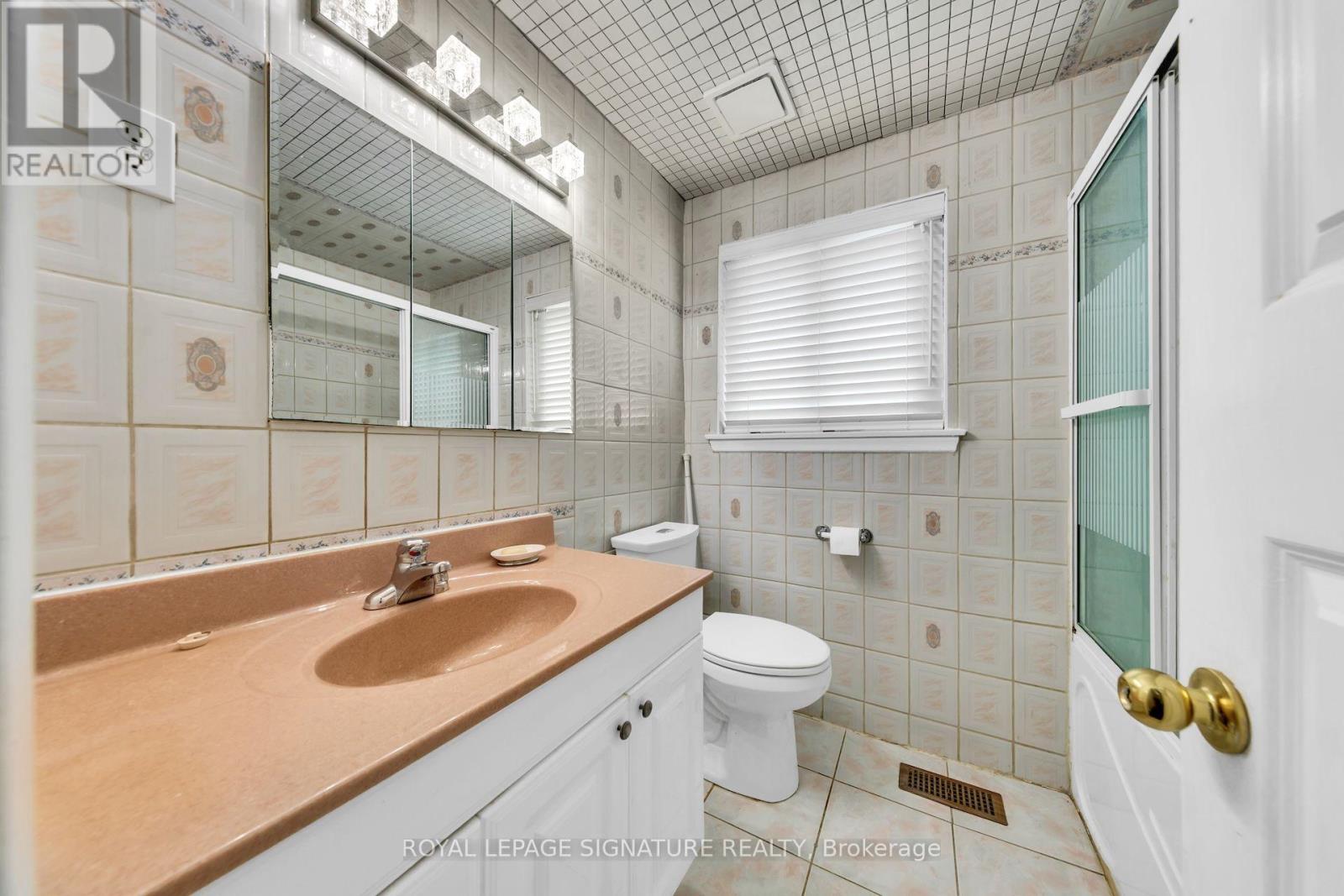 42 Lightwood Drive, Toronto (Thistletown-Beaumonde Heights), Ontario  M9V 2Z2 - Photo 18 - W14103842