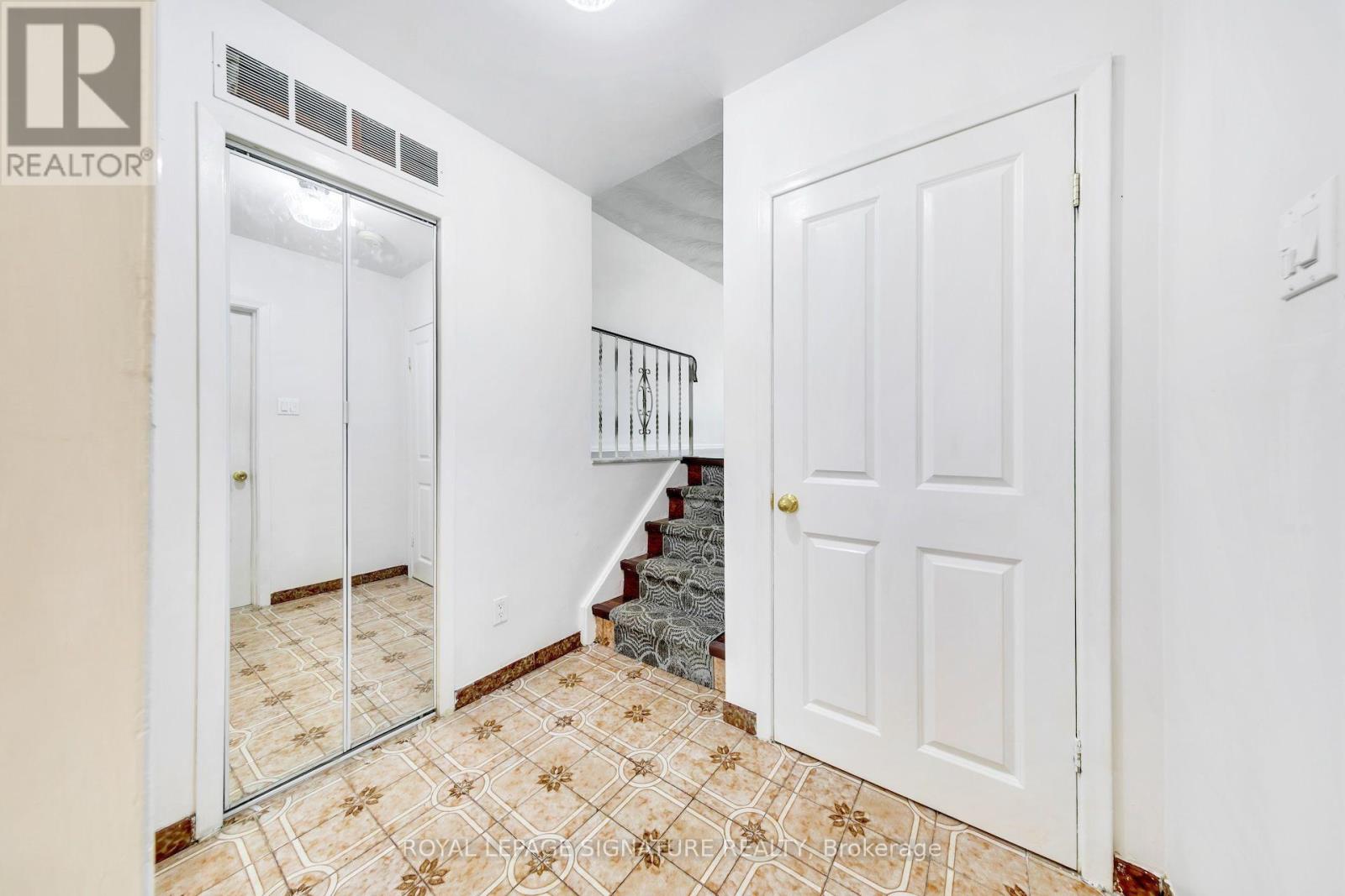 42 Lightwood Drive, Toronto (Thistletown-Beaumonde Heights), Ontario  M9V 2Z2 - Photo 25 - W14103842