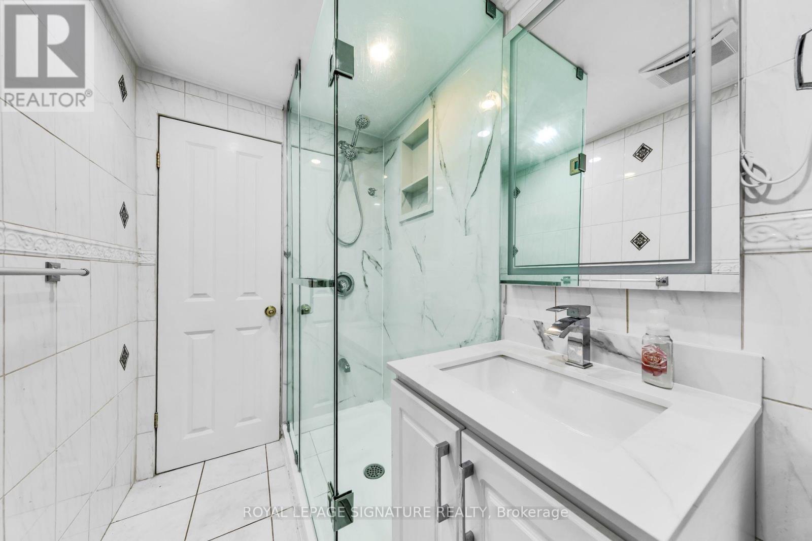 42 Lightwood Drive, Toronto (Thistletown-Beaumonde Heights), Ontario  M9V 2Z2 - Photo 27 - W14103842