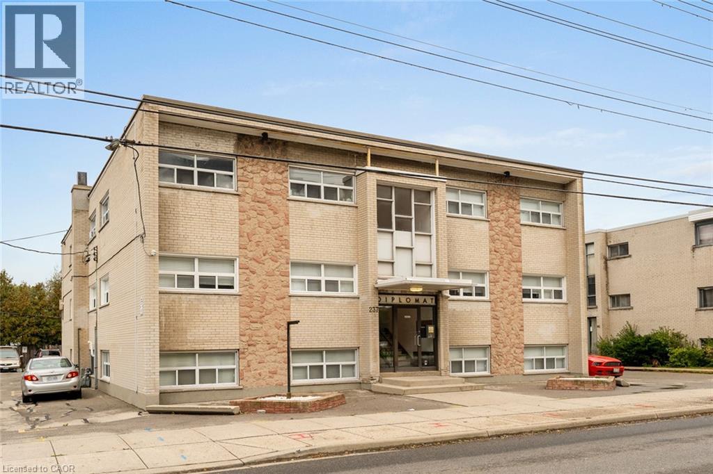 237 Mohawk Road E Unit# 12, Hamilton, Ontario  L9A 2H5 - Photo 3 - 40873177