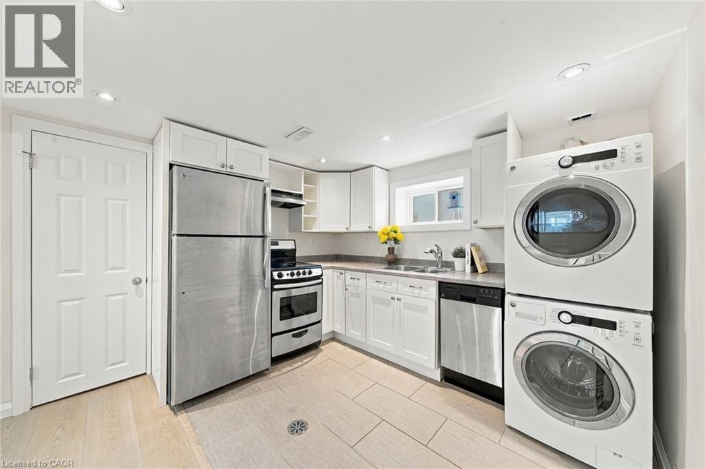 294 East 28th Street, Hamilton, Ontario  L8V 3J3 - Photo 26 - 40873165