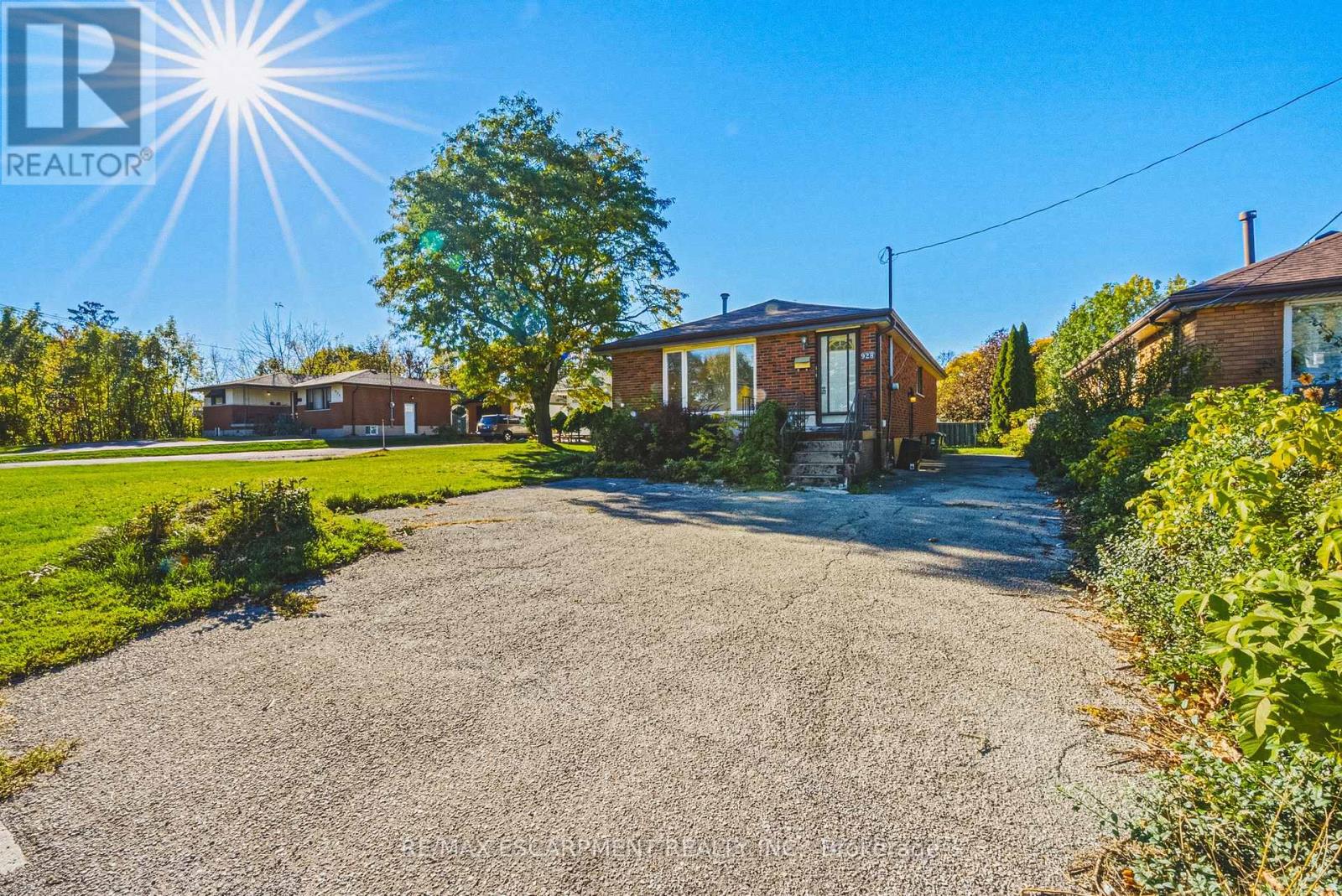 928 Upper Gage Avenue, Hamilton, Ontario  L8V 4K9 - Photo 2 - X14103794