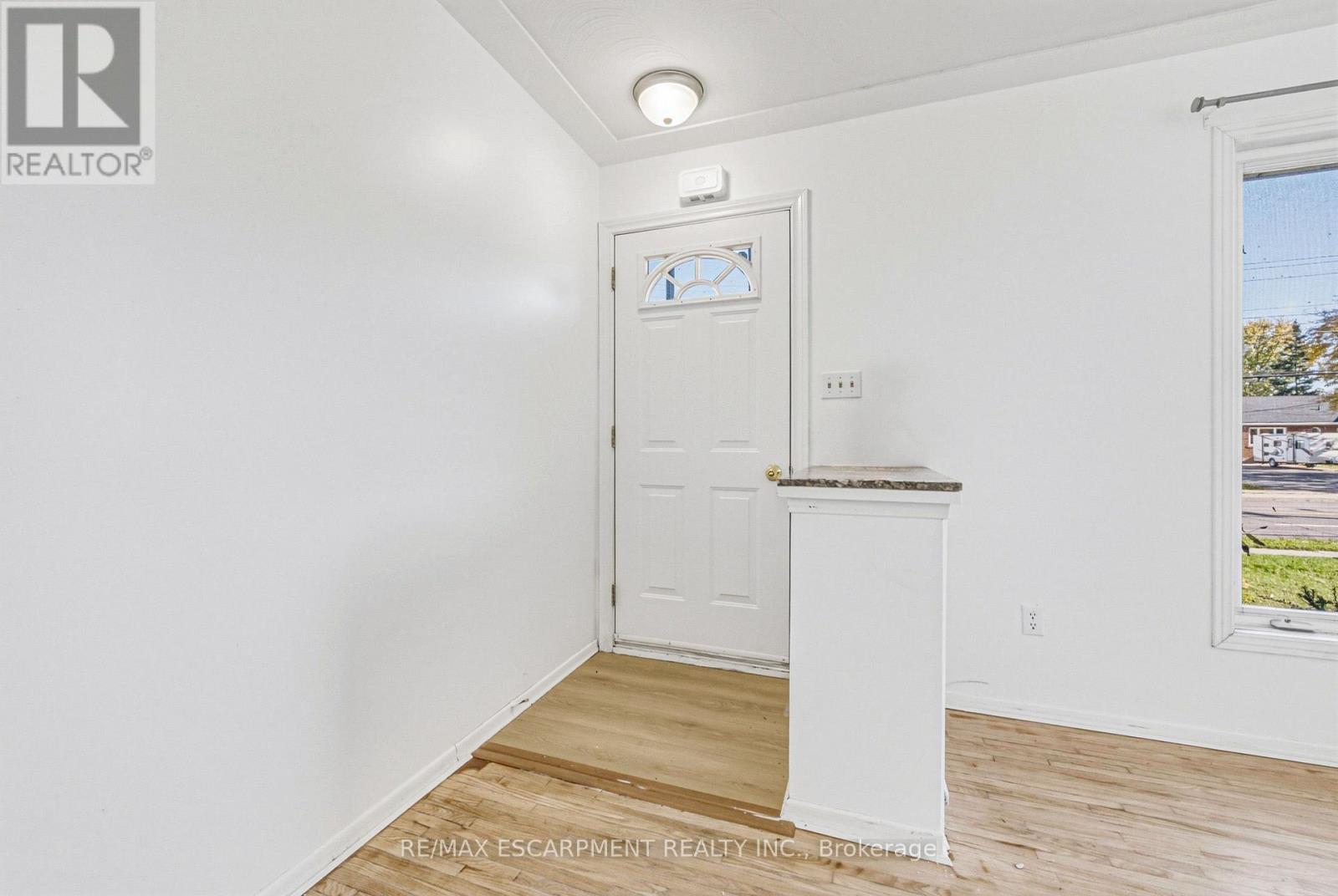 928 Upper Gage Avenue, Hamilton, Ontario  L8V 4K9 - Photo 3 - X14103794