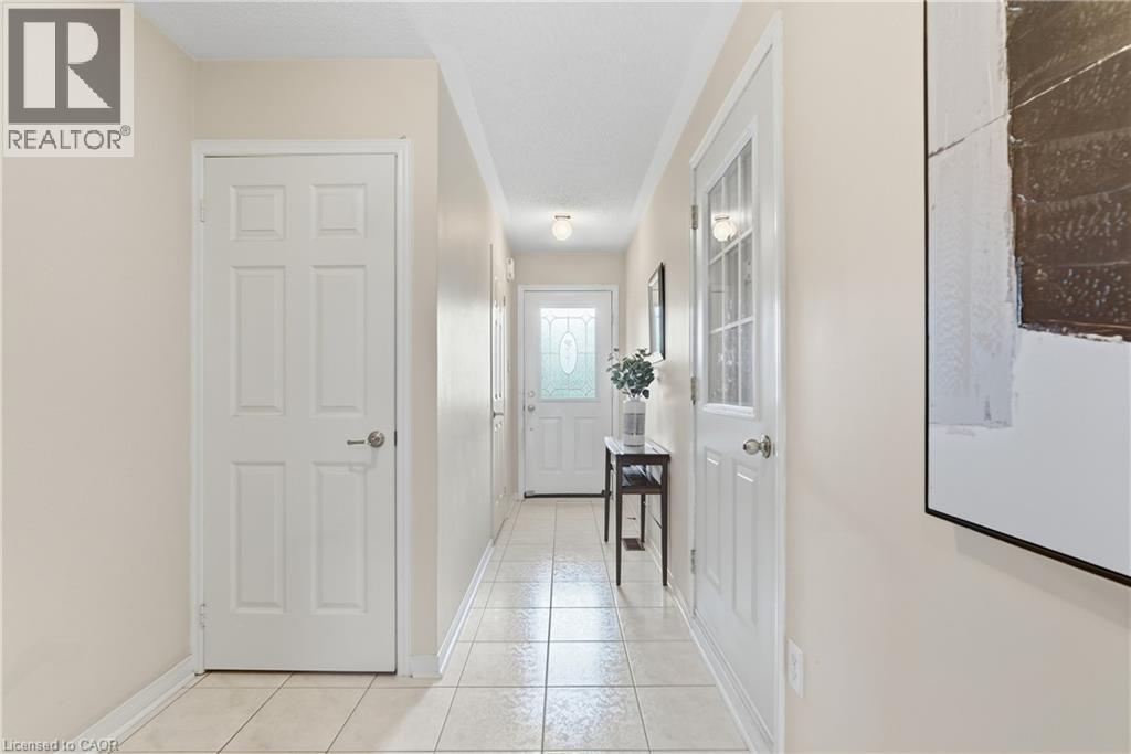 5169 Des Jardines Drive, Burlington, Ontario L7L 6P7 - Photo 4 - 40869015