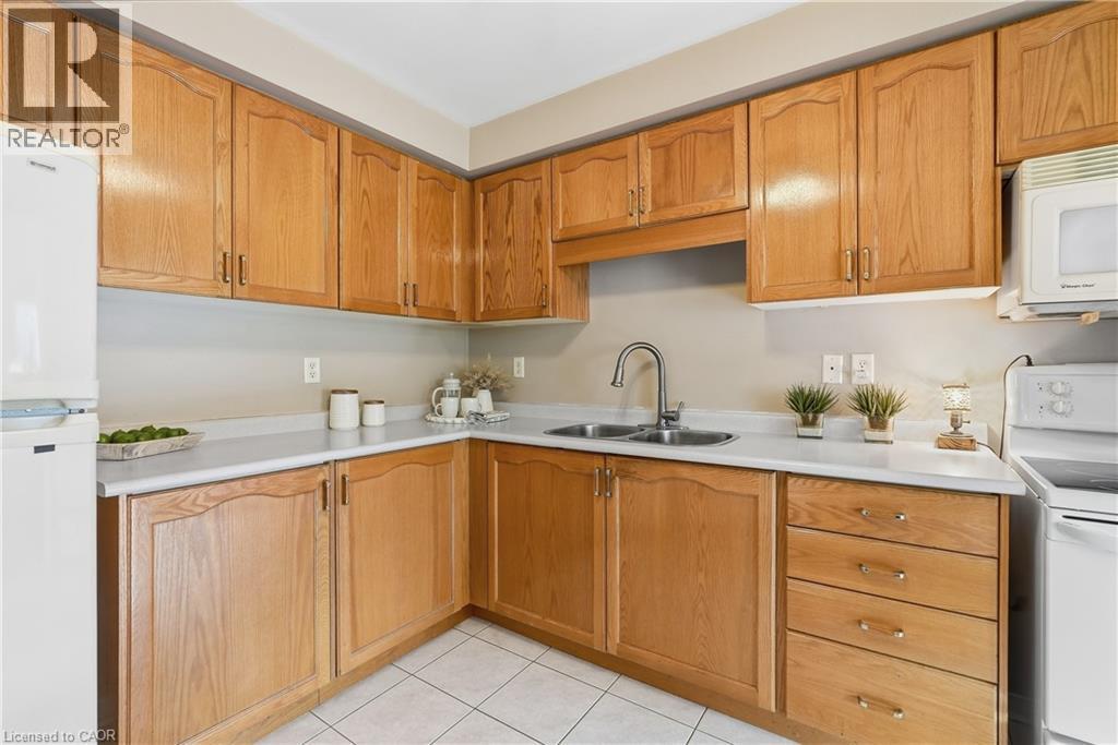 5169 Des Jardines Drive, Burlington, Ontario L7L 6P7 - Photo 6 - 40869015