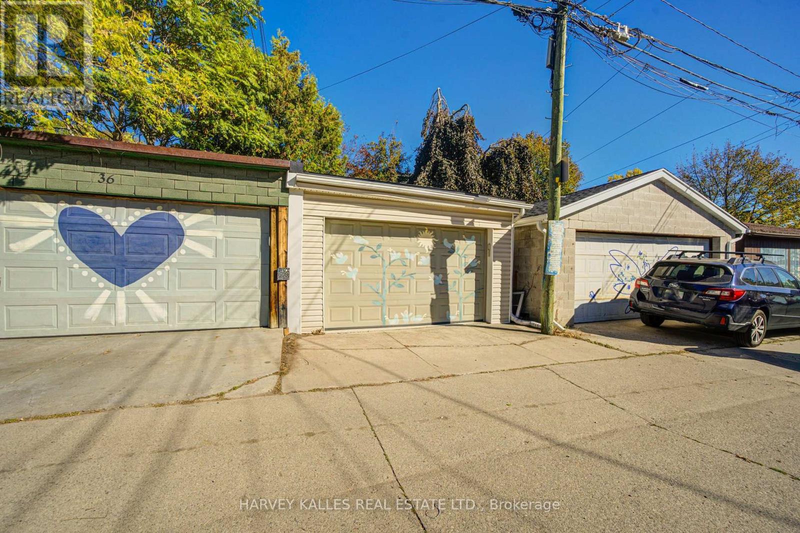 34 Kenwood Avenue, Toronto, Ontario  M6C 2R9 - Photo 45 - C14100134