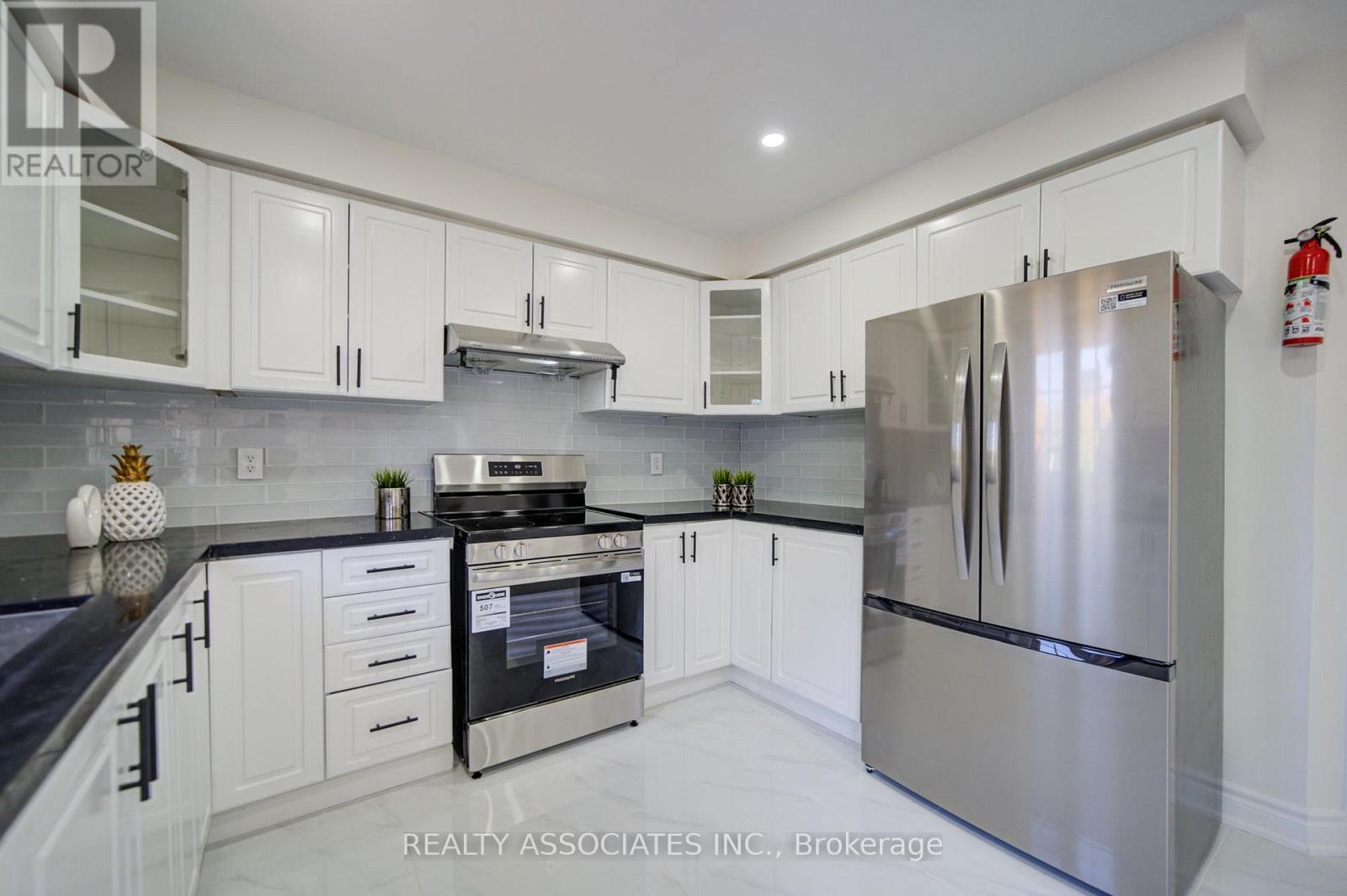 71 Highhill Drive, Toronto, Ontario  M1T 1N8 - Photo 16 - E14102476