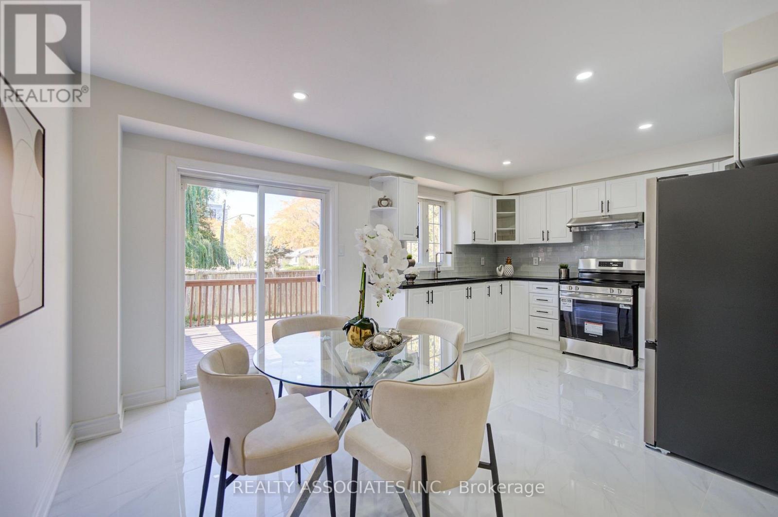 71 Highhill Drive, Toronto, Ontario  M1T 1N8 - Photo 13 - E14102476