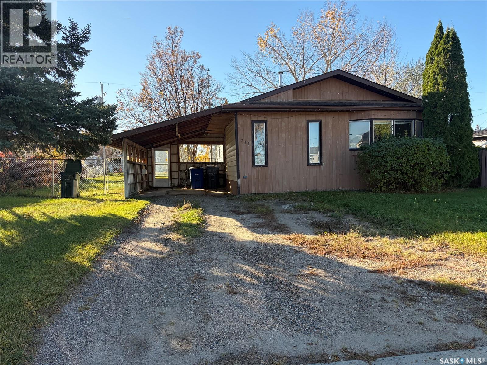 241 30th Street W, Battleford, Saskatchewan  S0M 0E0 - Photo 1 - SK051659