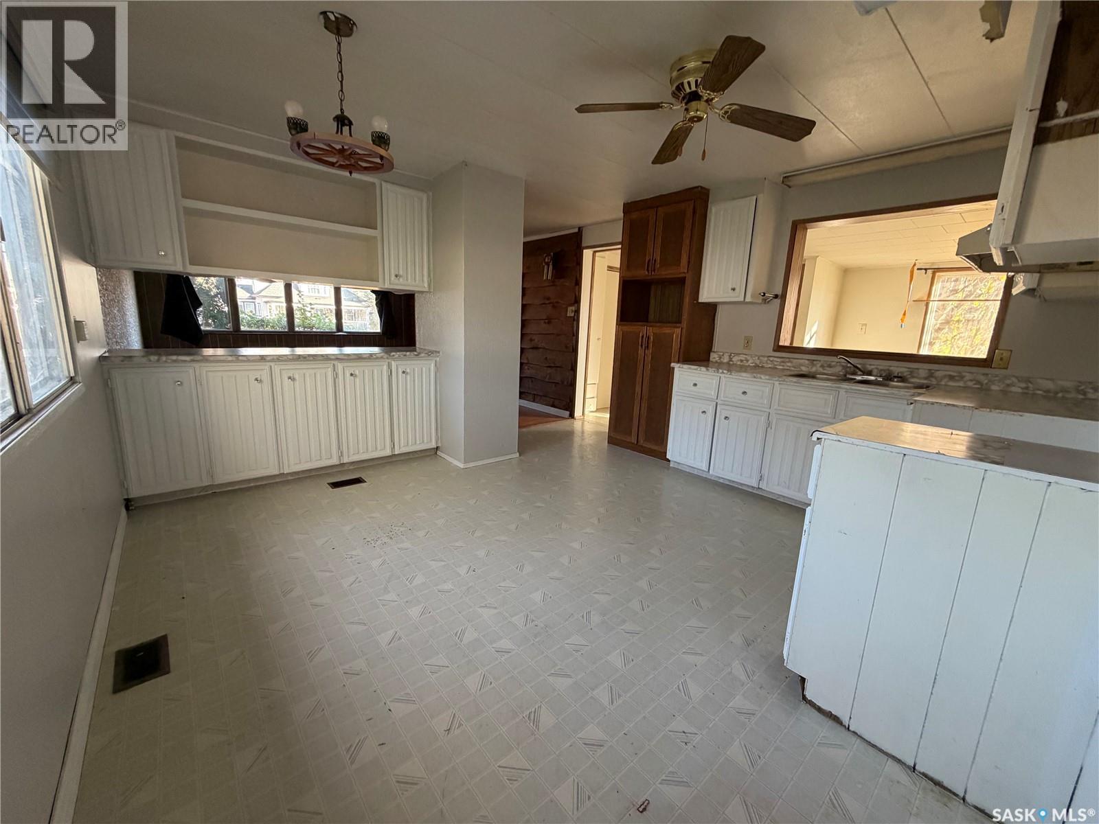241 30th Street W, Battleford, Saskatchewan  S0M 0E0 - Photo 4 - SK051659