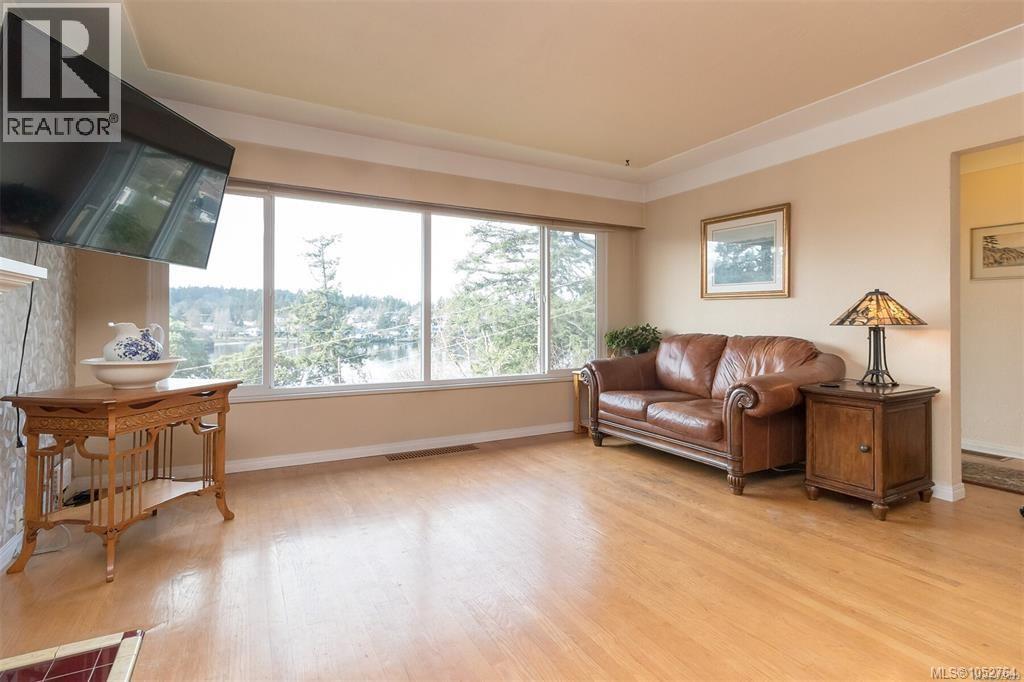 368 Gorge Rd W