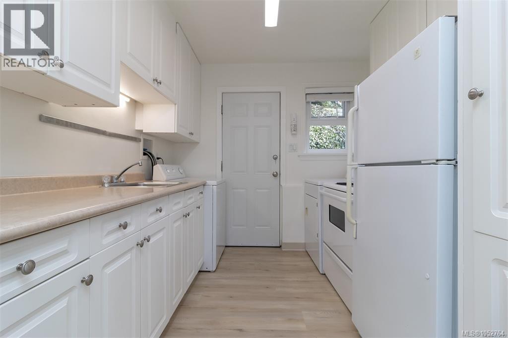 368 Gorge Rd W