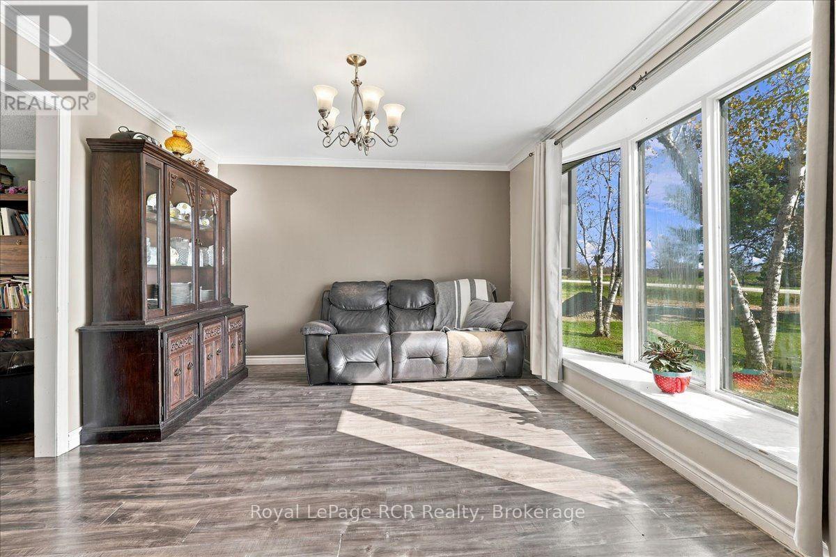 7808 Sideroad 21 Side Road, Mapleton, Ontario  N0G 1A0 - Photo 10 - X14104094
