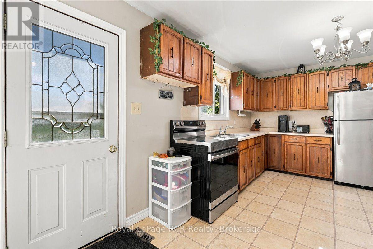 7808 Sideroad 21 Side Road, Mapleton, Ontario  N0G 1A0 - Photo 6 - X14104094