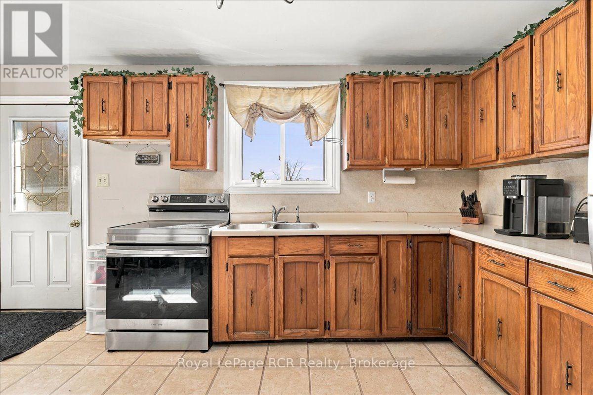 7808 Sideroad 21 Side Road, Mapleton, Ontario  N0G 1A0 - Photo 8 - X14104094