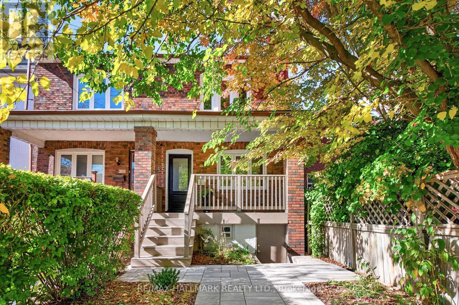 384a Montrose Avenue, Toronto, Ontario  M6G 3H1 - Photo 1 - C14103892