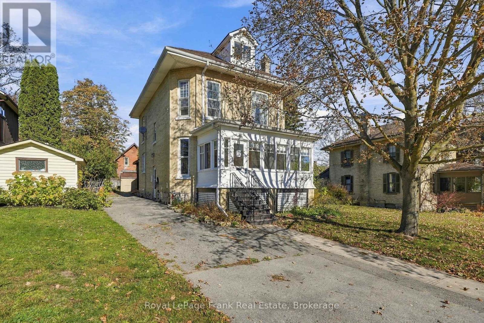 16 FRANCIS STREET, Kawartha Lakes, Ontario