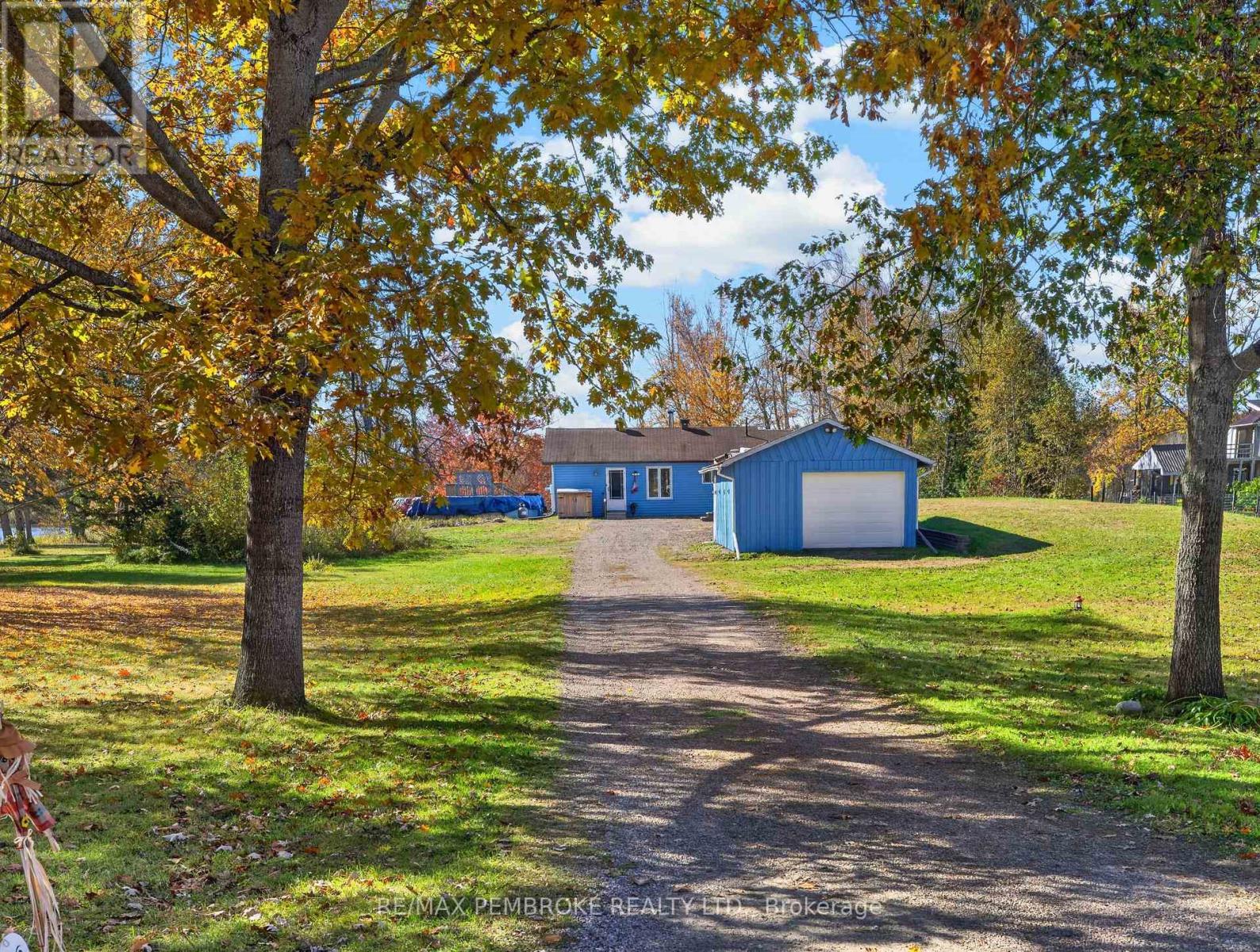 562 Bayview Drive, Whitewater Region, Ontario  K0J 2L0 - Photo 1 - X14103990