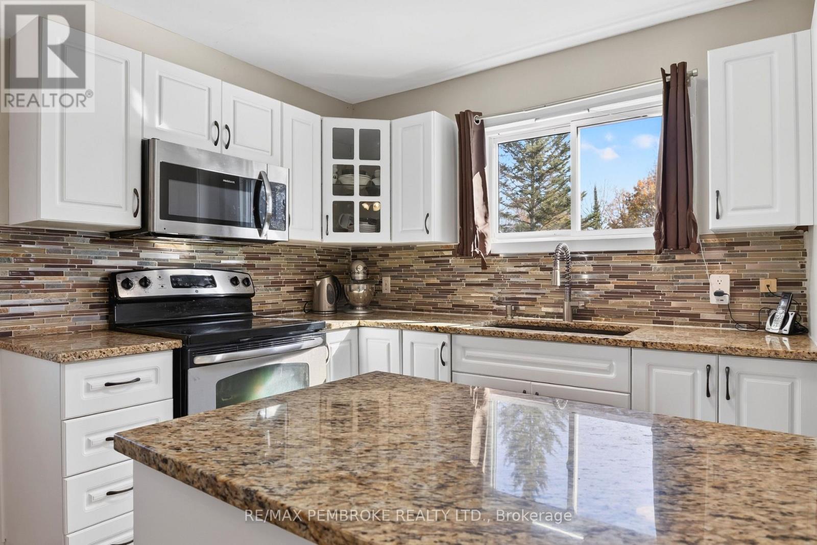 562 Bayview Drive, Whitewater Region, Ontario  K0J 2L0 - Photo 12 - X14103990