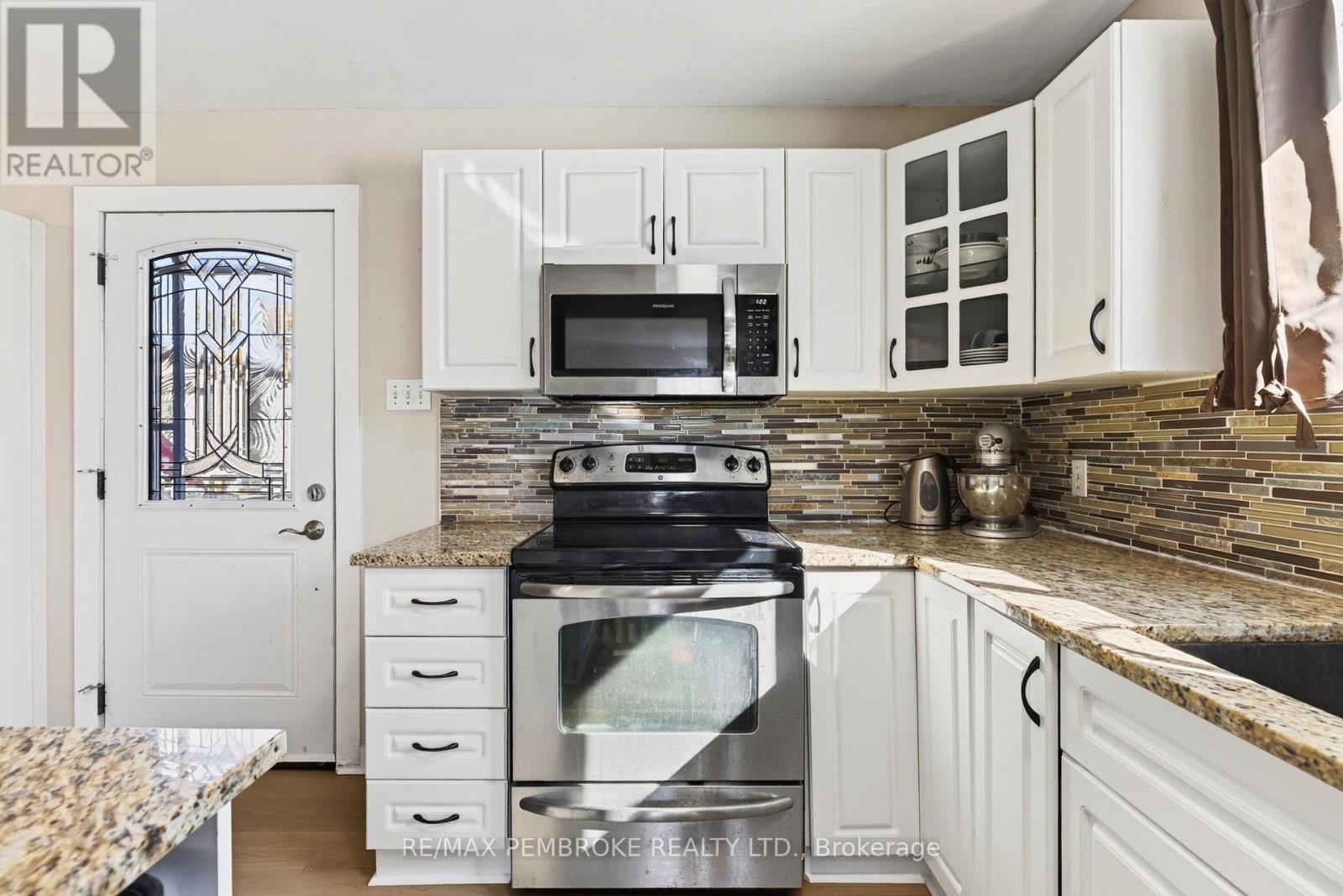 562 Bayview Drive, Whitewater Region, Ontario  K0J 2L0 - Photo 13 - X14103990