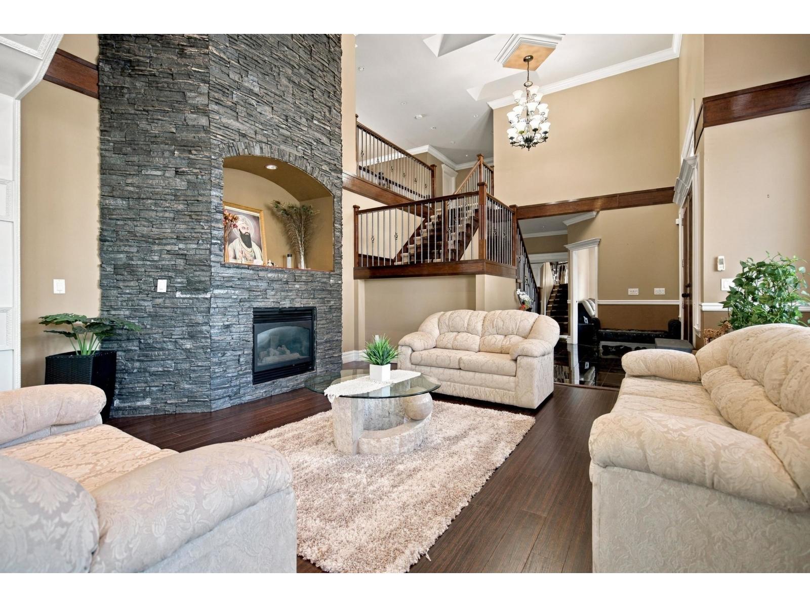 13988 89 Avenue, Surrey, British Columbia  V3V 0B3 - Photo 2 - R3176626