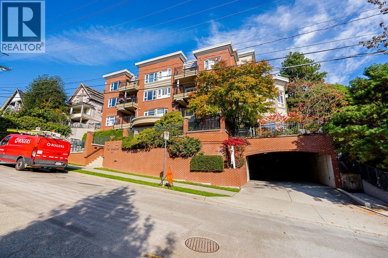 301 221 Eleventh Street, New Westminster, British Columbia  V3M 4C8 - Photo 3 - R3177195