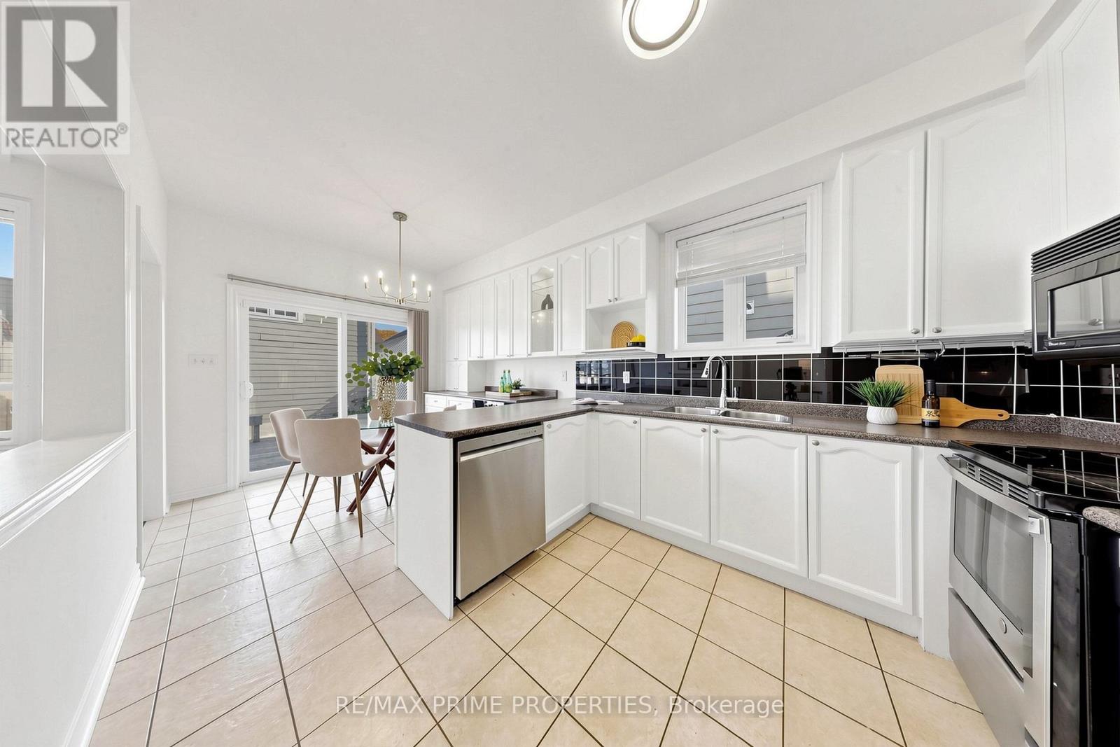 43 Colchester Street, Markham, Ontario  L6B 1K4 - Photo 14 - N14104036