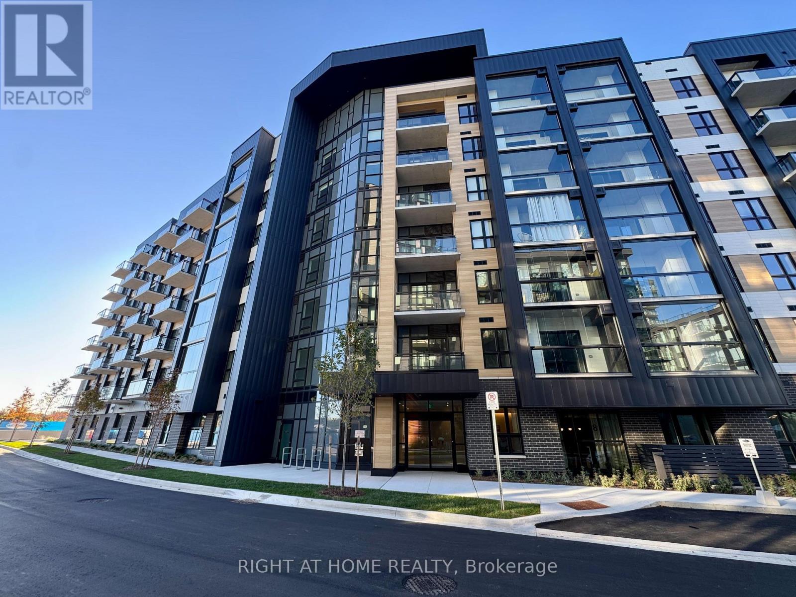 718 - 3008 WILLIAM CUTMORE BOULEVARD, oakville (jm joshua meadows), Ontario